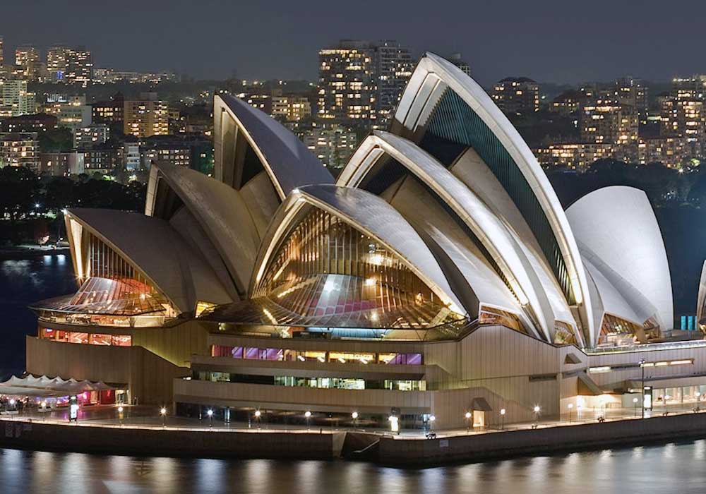 sydneyOperaHouse[1]